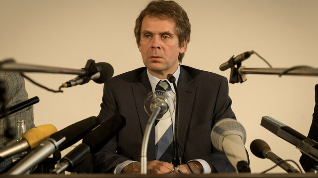 shady affair: on the photo Uwe Barschel at a Pressconference